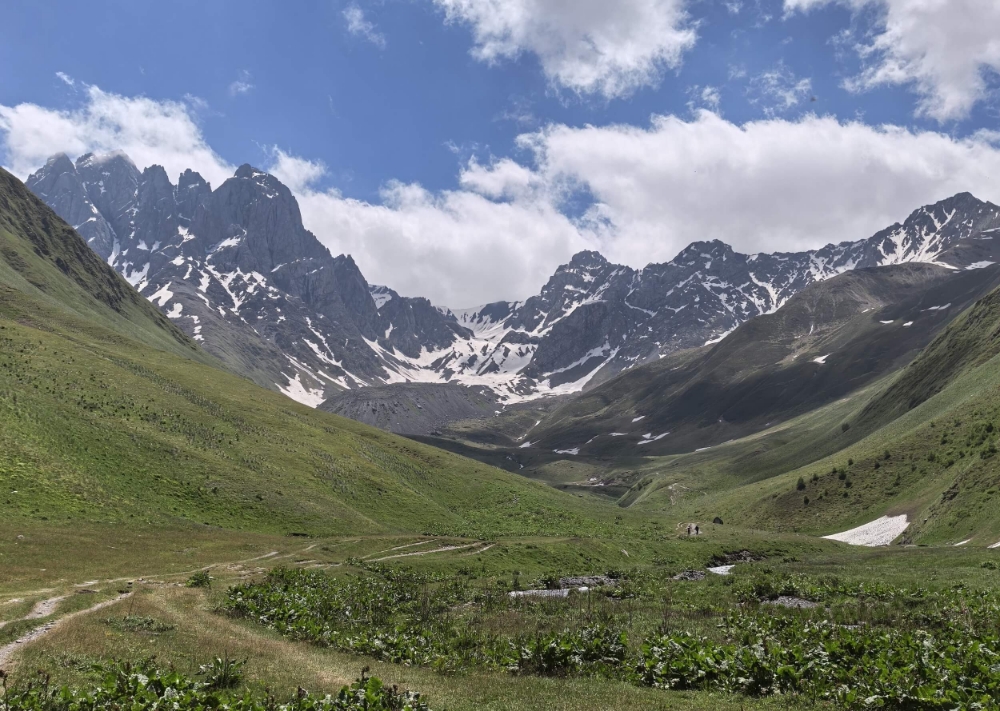 Gruziya-vblizi-Kazbeka